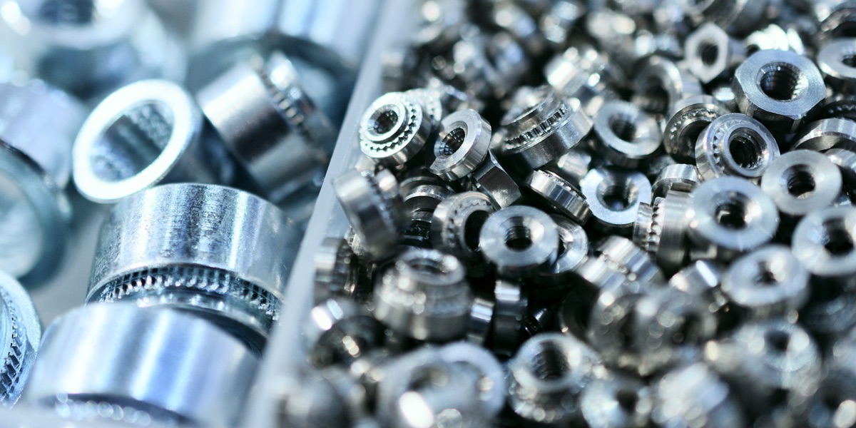 Self clinch fasteners
